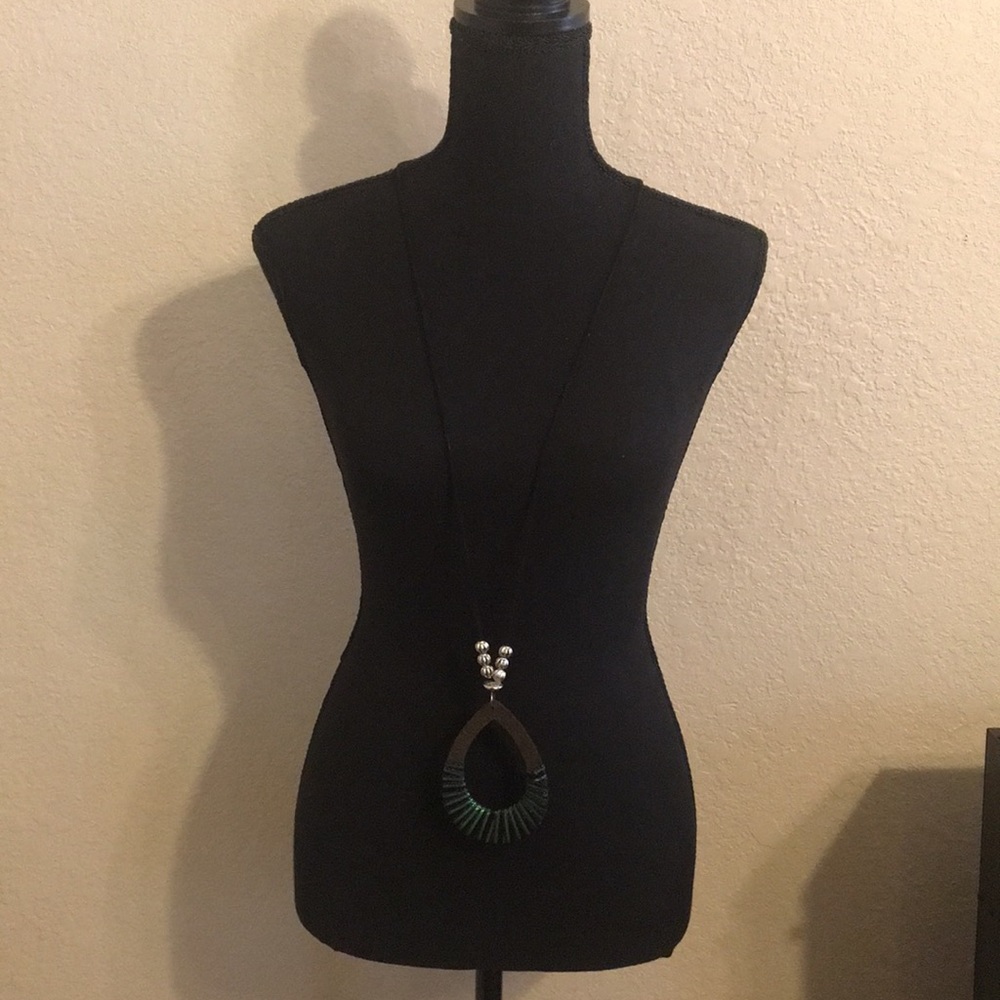 Women’s necklace